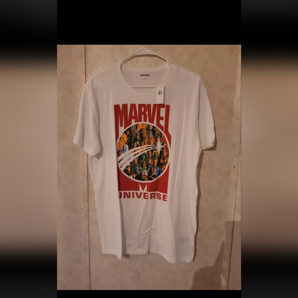 Old Navy Tee Shirt Size Medium Marvel Universe White